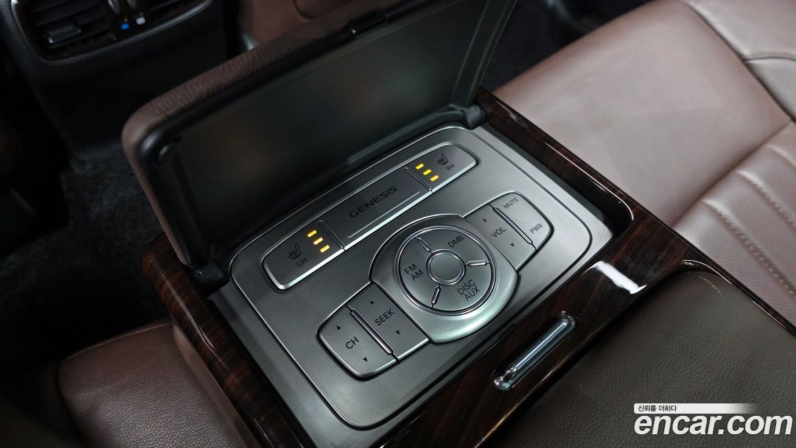 Hyundai Genesis 2013