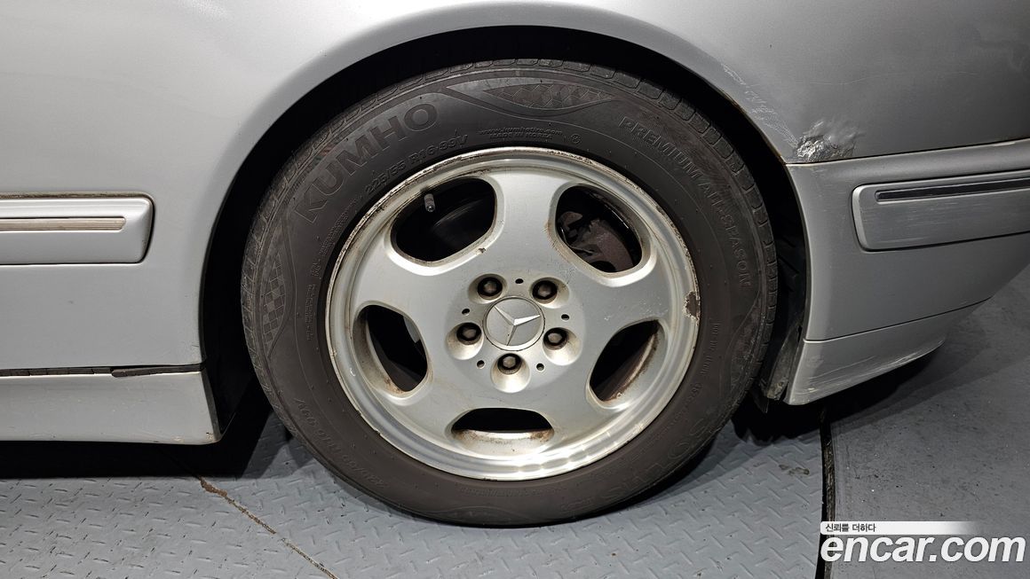 Mercedes-Benz E-Class 2001