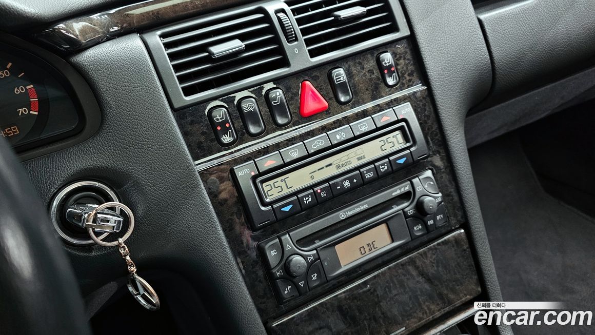 Mercedes-Benz E-Class 2001