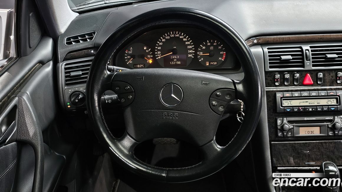 Mercedes-Benz E-Class 2001