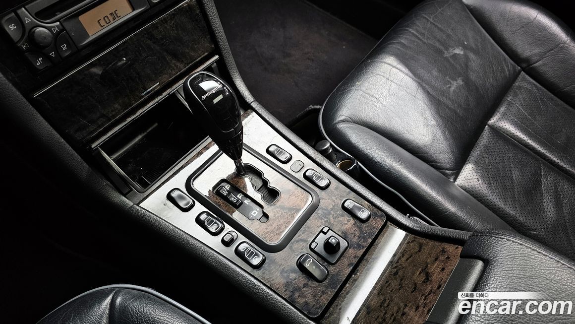 Mercedes-Benz E-Class 2001