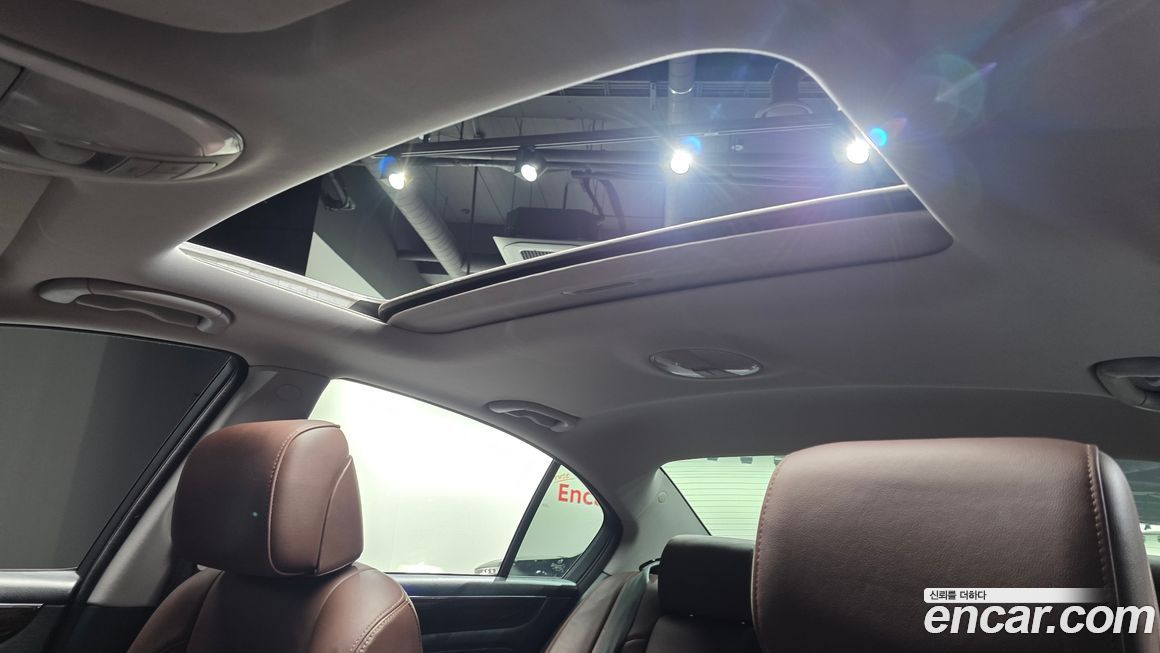 Hyundai Genesis 2013