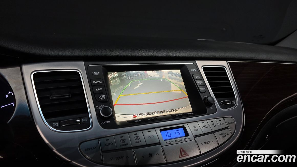 Hyundai Genesis 2013