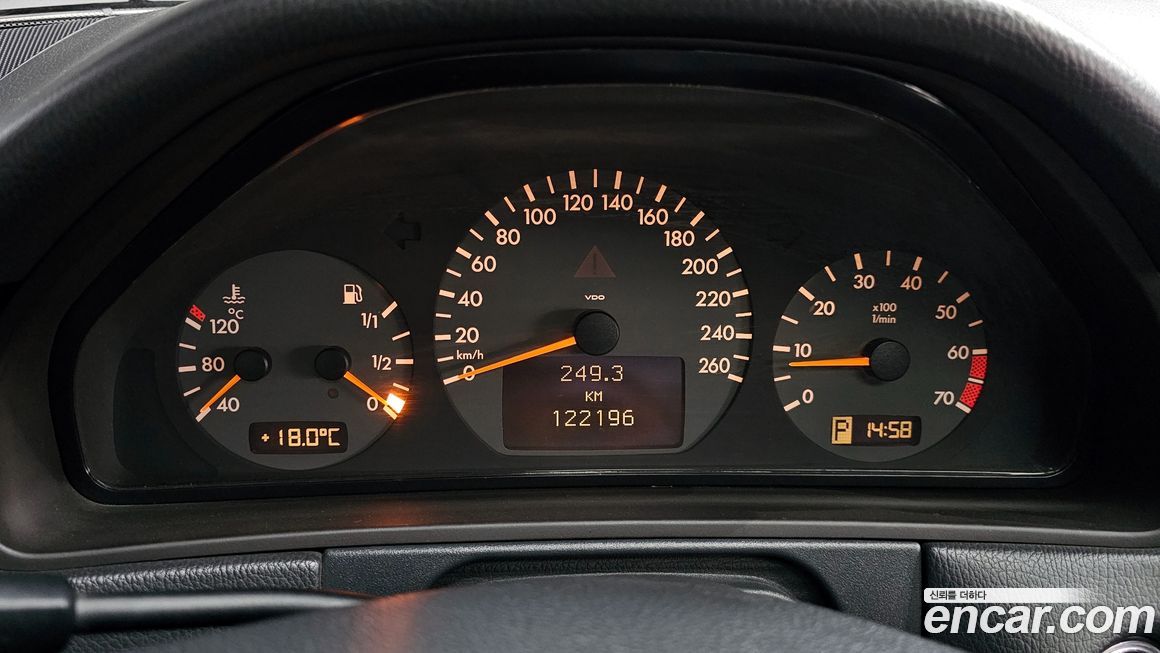 Mercedes-Benz E-Class 2001