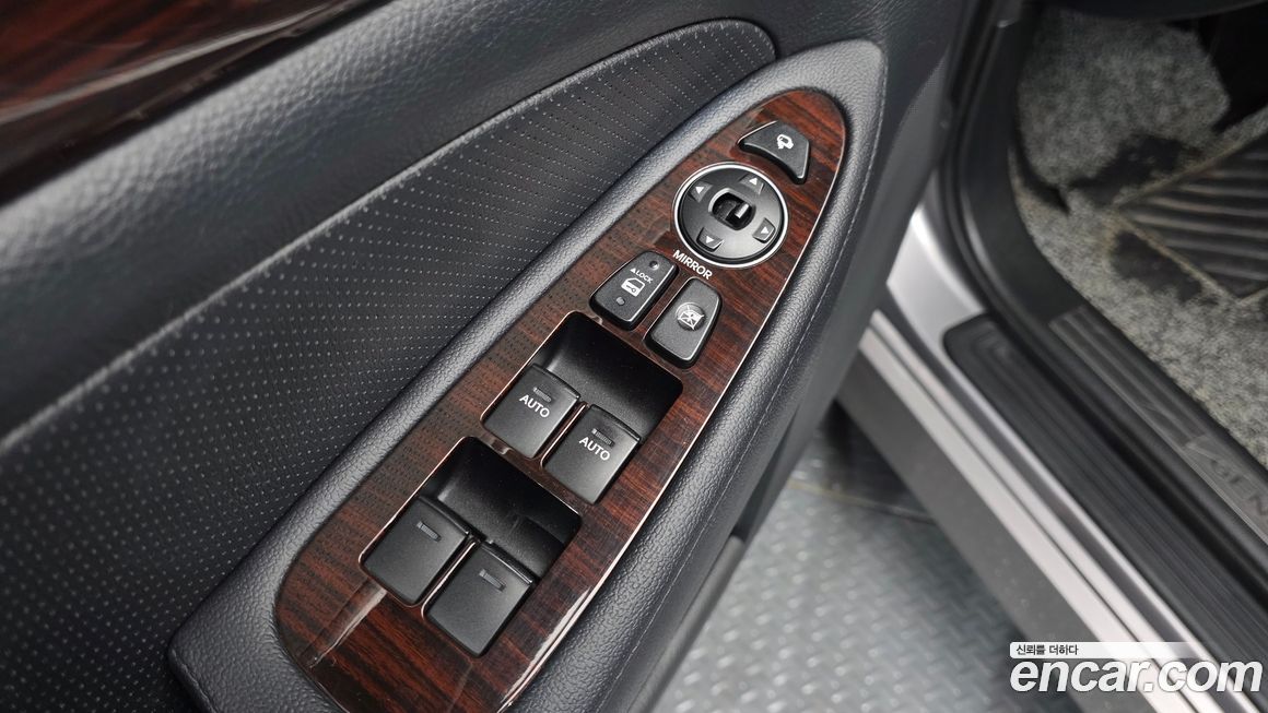 Hyundai Genesis 2013