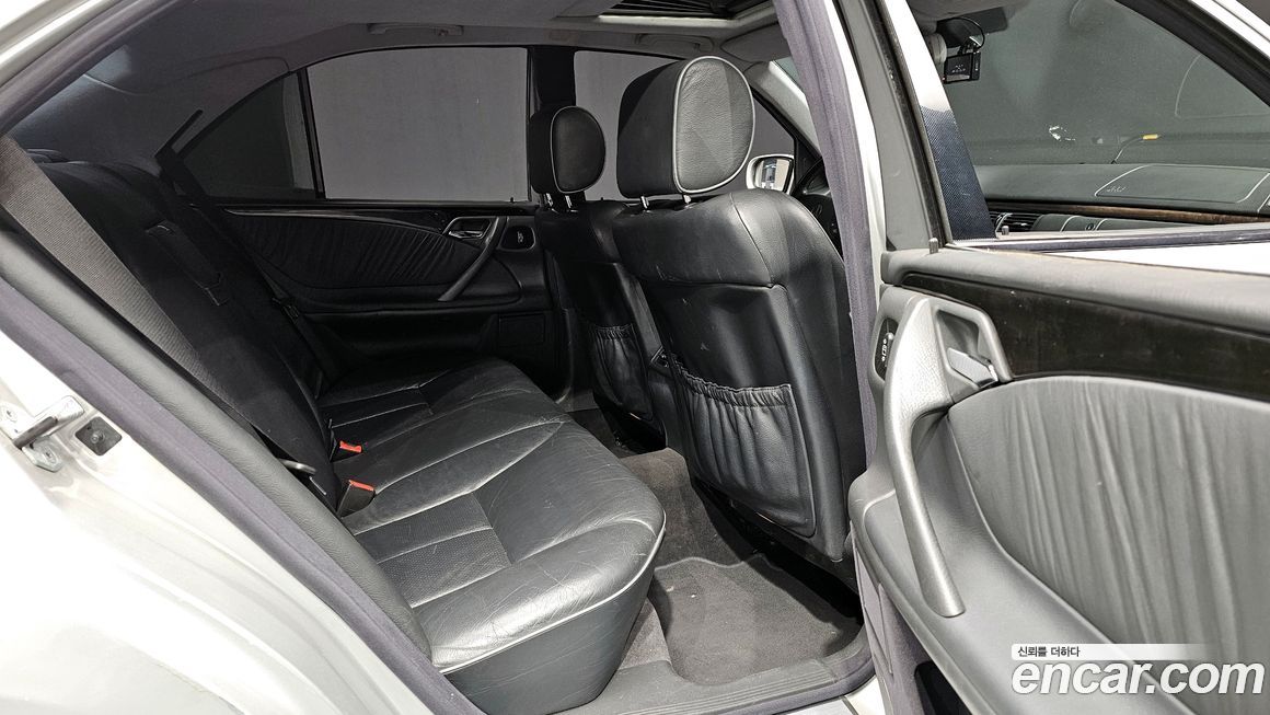 Mercedes-Benz E-Class 2001