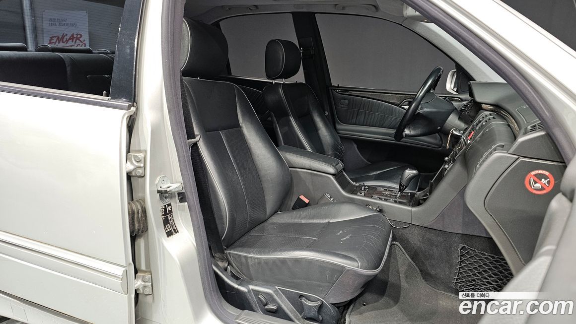 Mercedes-Benz E-Class 2001