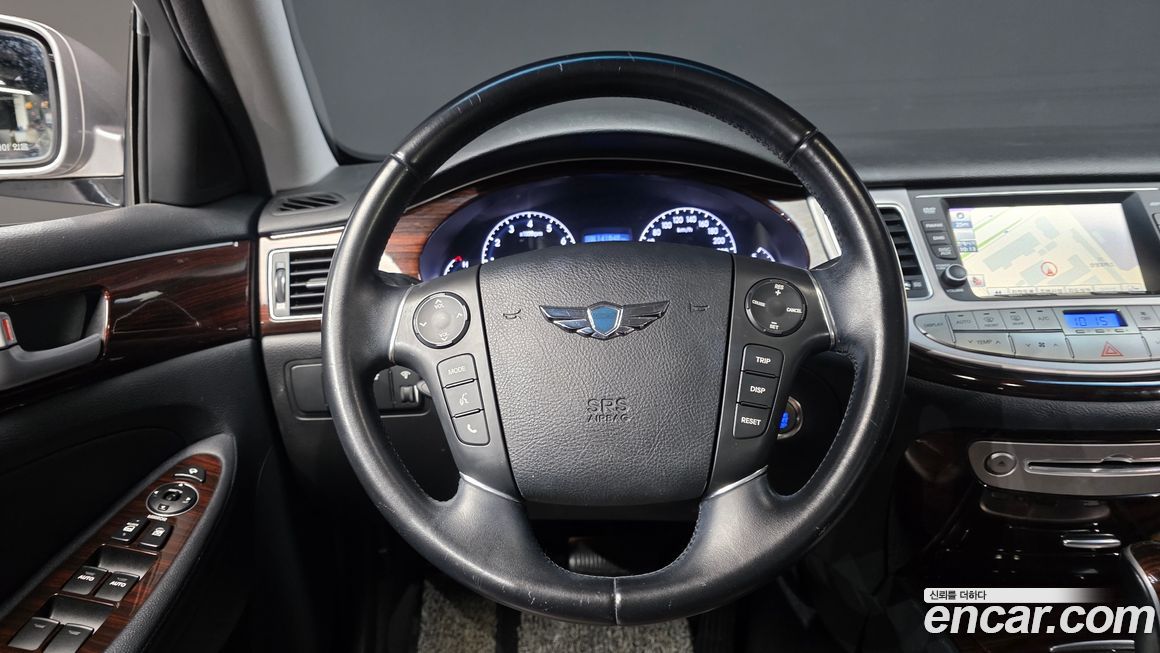 Hyundai Genesis 2013