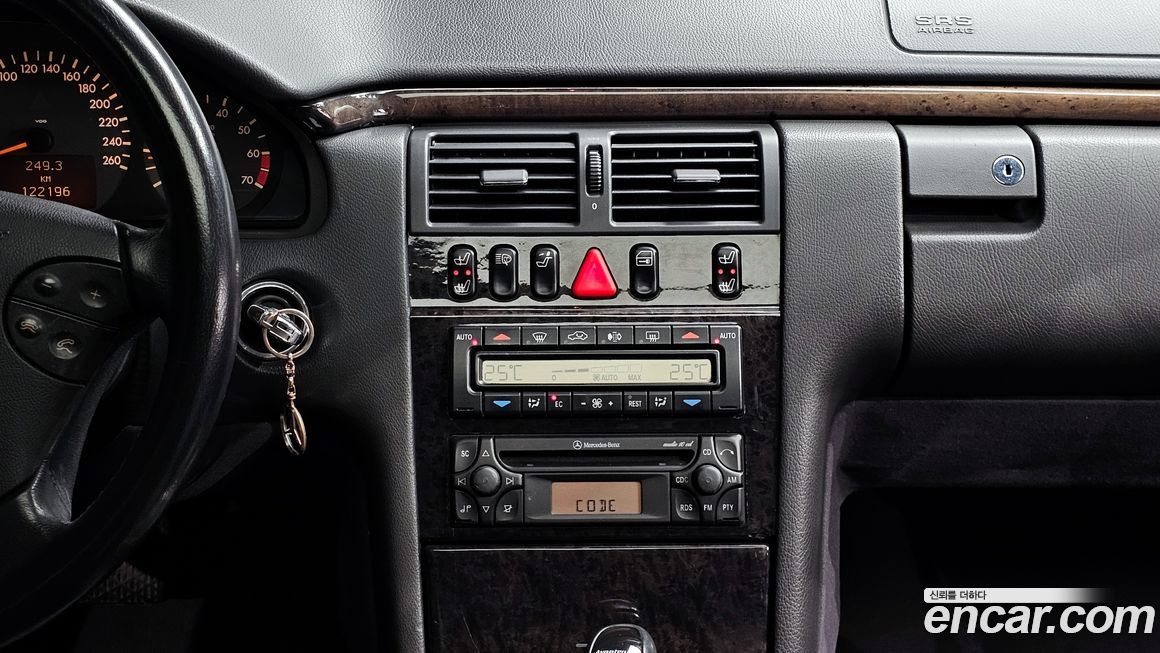 Mercedes-Benz E-Class 2001