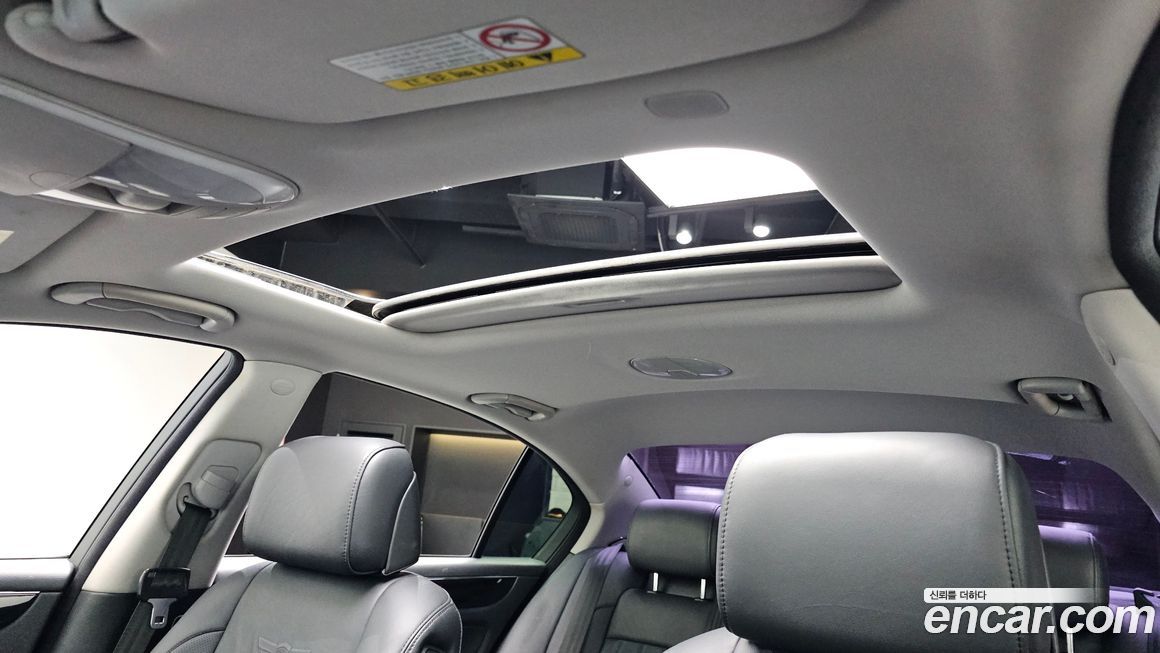 Hyundai Genesis 2012