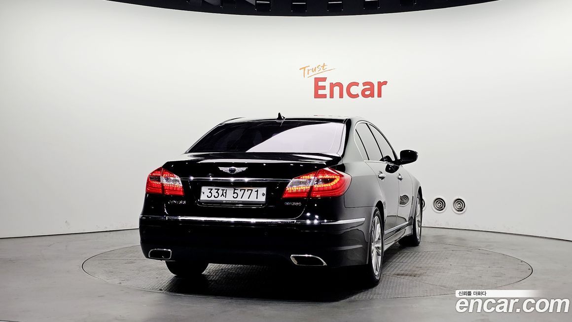 Hyundai Genesis 2012