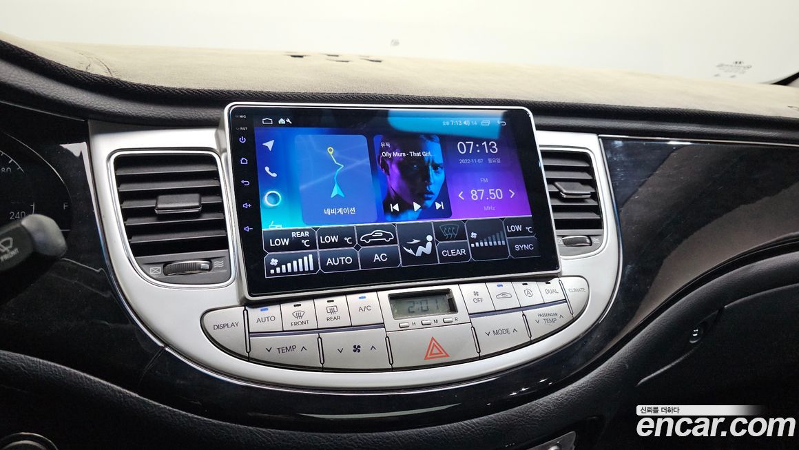 Hyundai Genesis 2012