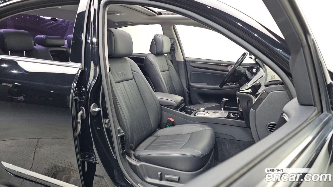 Hyundai Genesis 2012