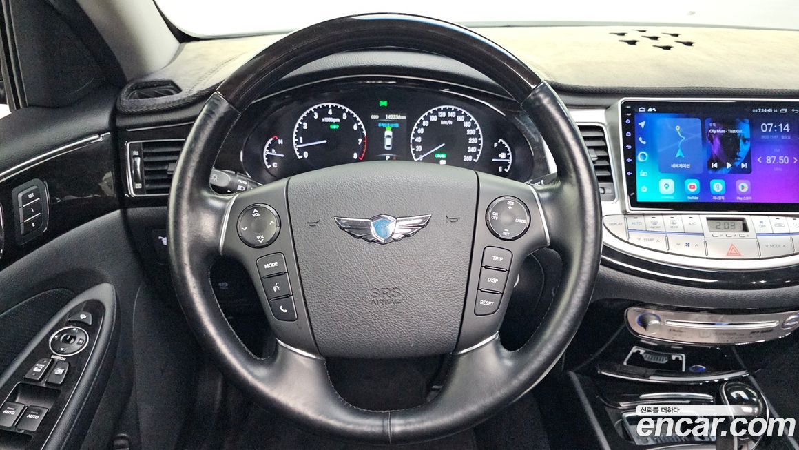 Hyundai Genesis 2012