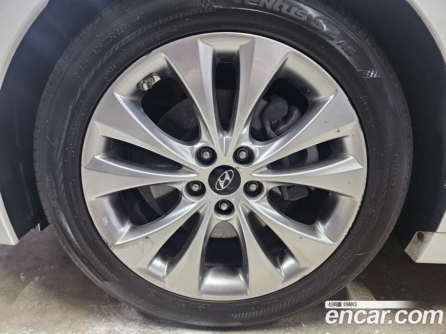 Hyundai Grandeur 2011