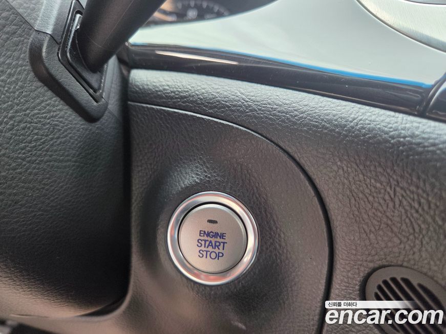 Hyundai Genesis 2012