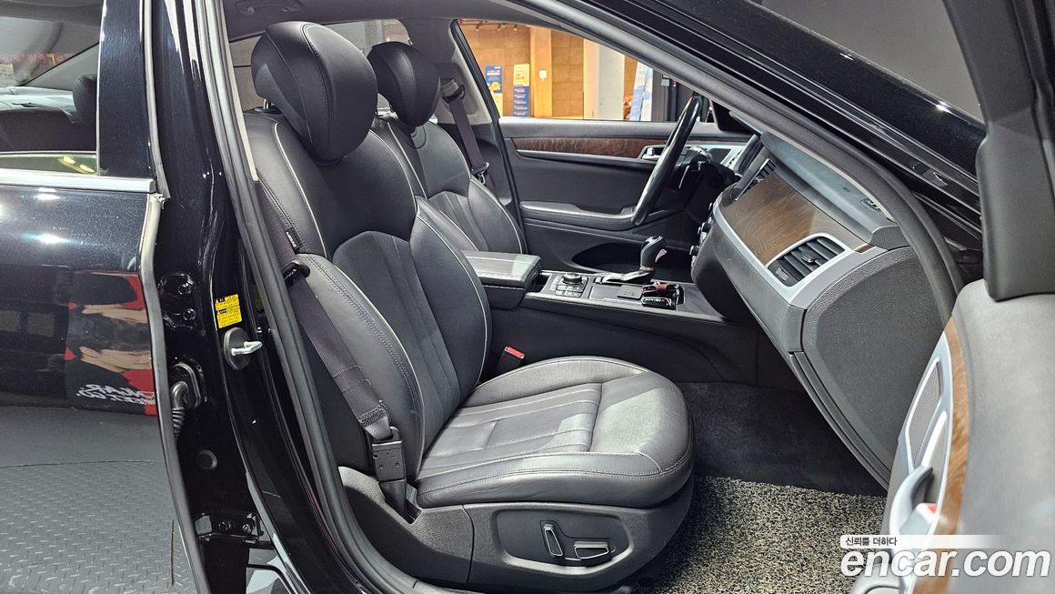 Hyundai Genesis 2014