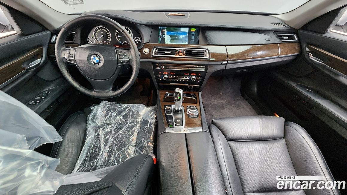 BMW 7-Series 2010