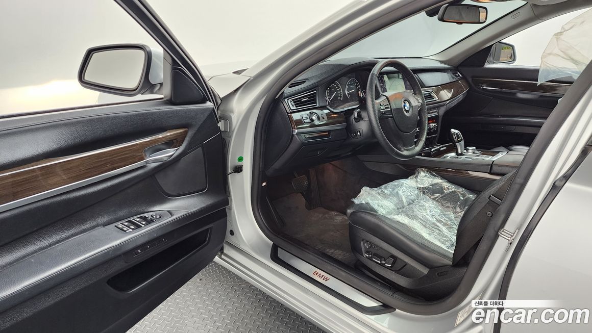 BMW 7-Series 2010