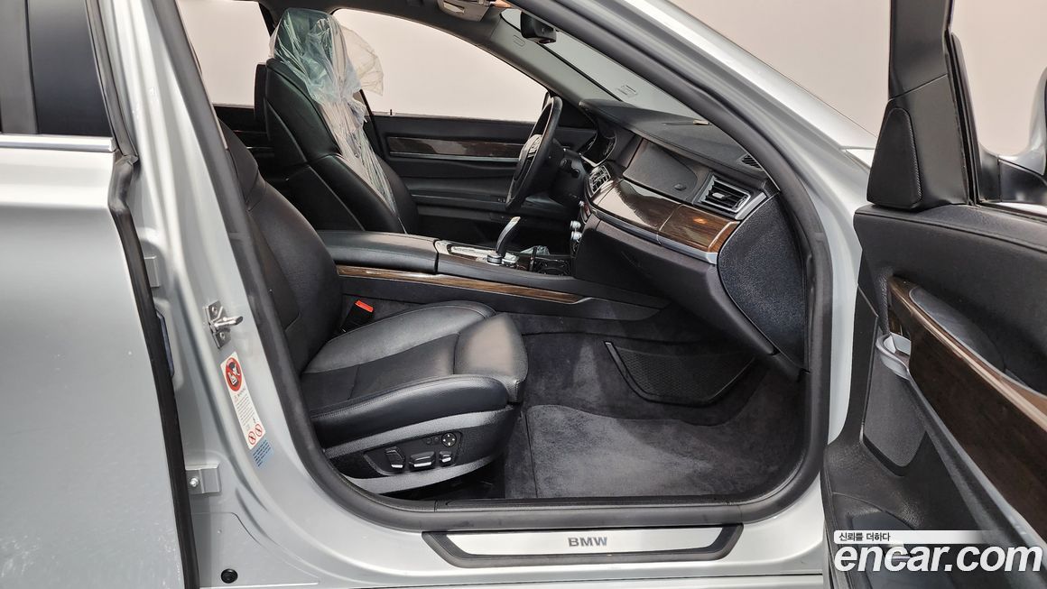 BMW 7-Series 2010