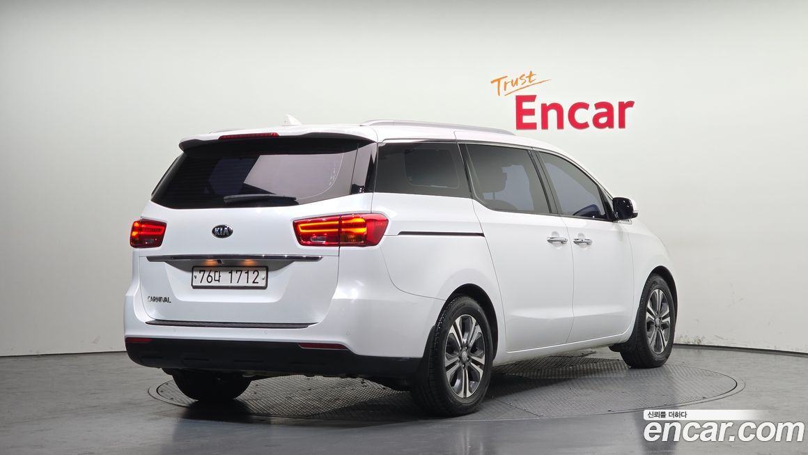 Kia Canival 2019