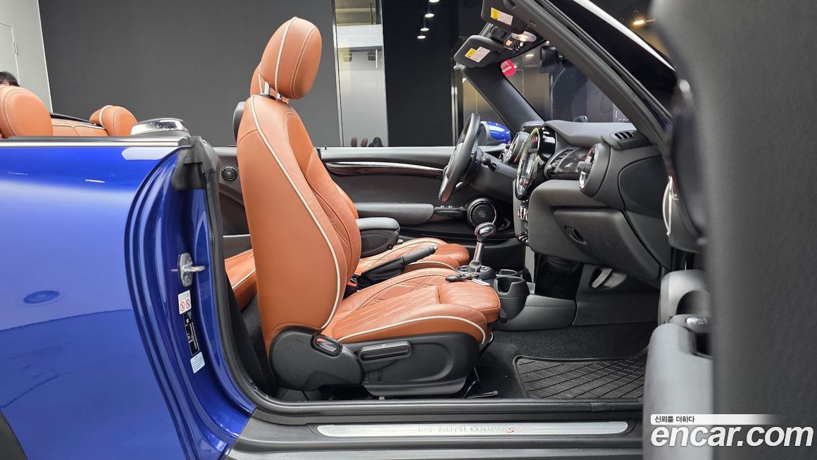 Mini Cooper Convertible 2019