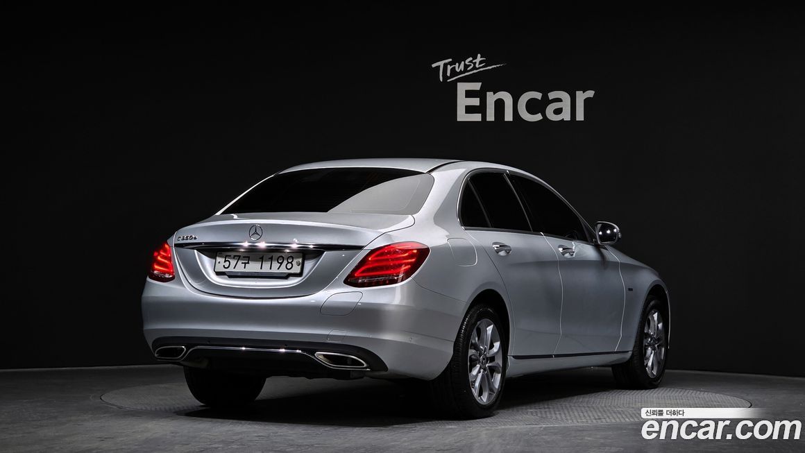 Mercedes-Benz C-Class 2018