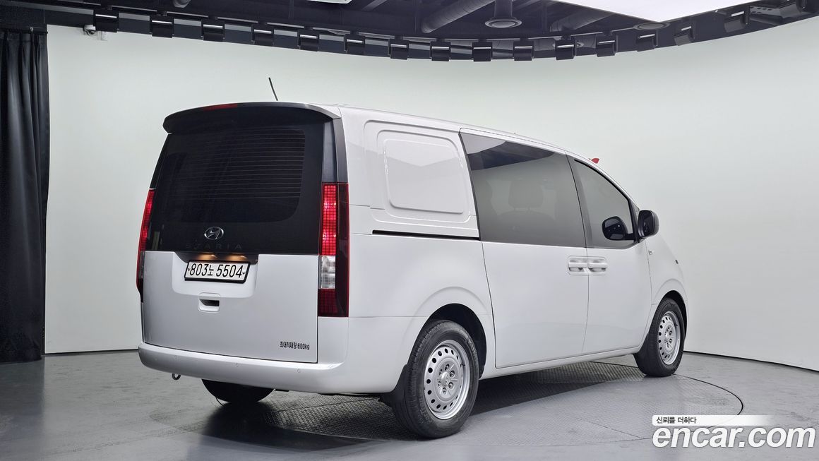 Hyundai Staria 2023