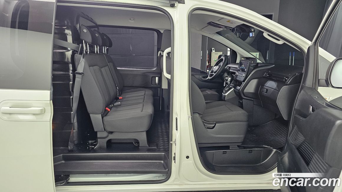Hyundai Staria 2023