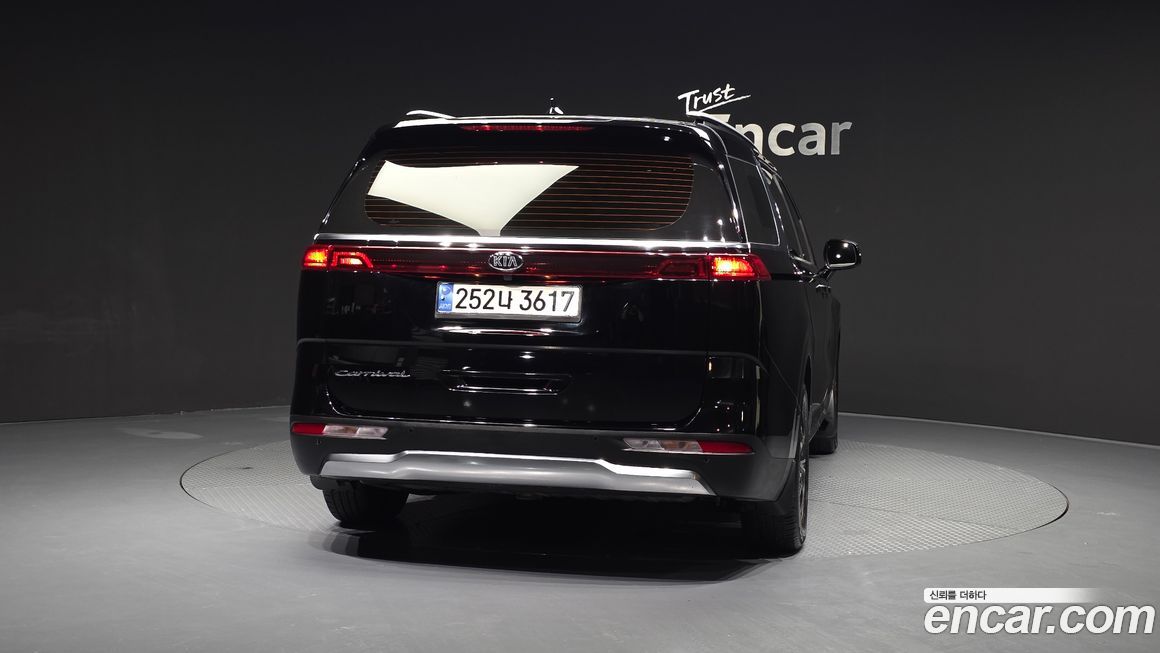 Kia Canival 2021