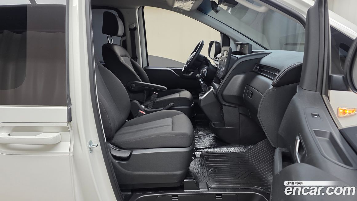 Hyundai Staria 2024