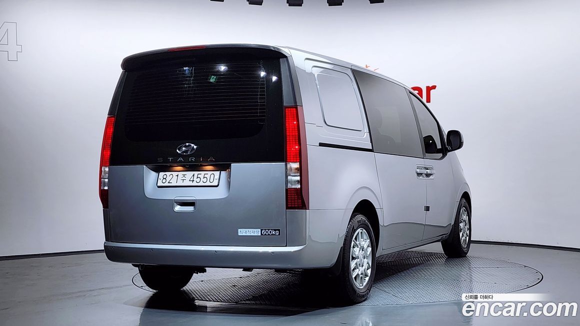Hyundai Staria 2023