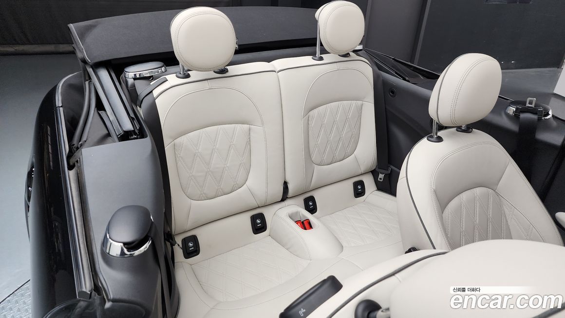 Mini Cooper Convertible 2023