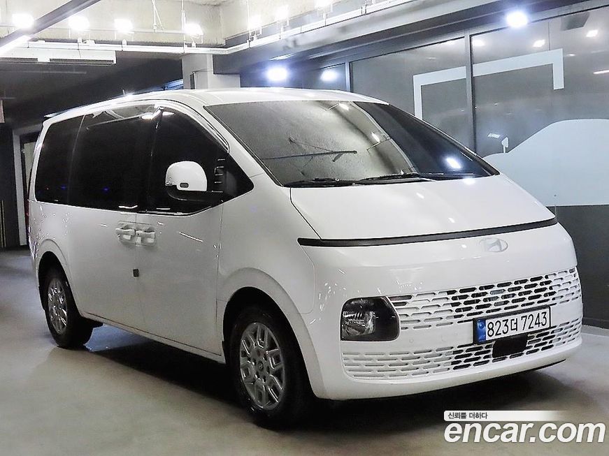 Hyundai Staria 2025