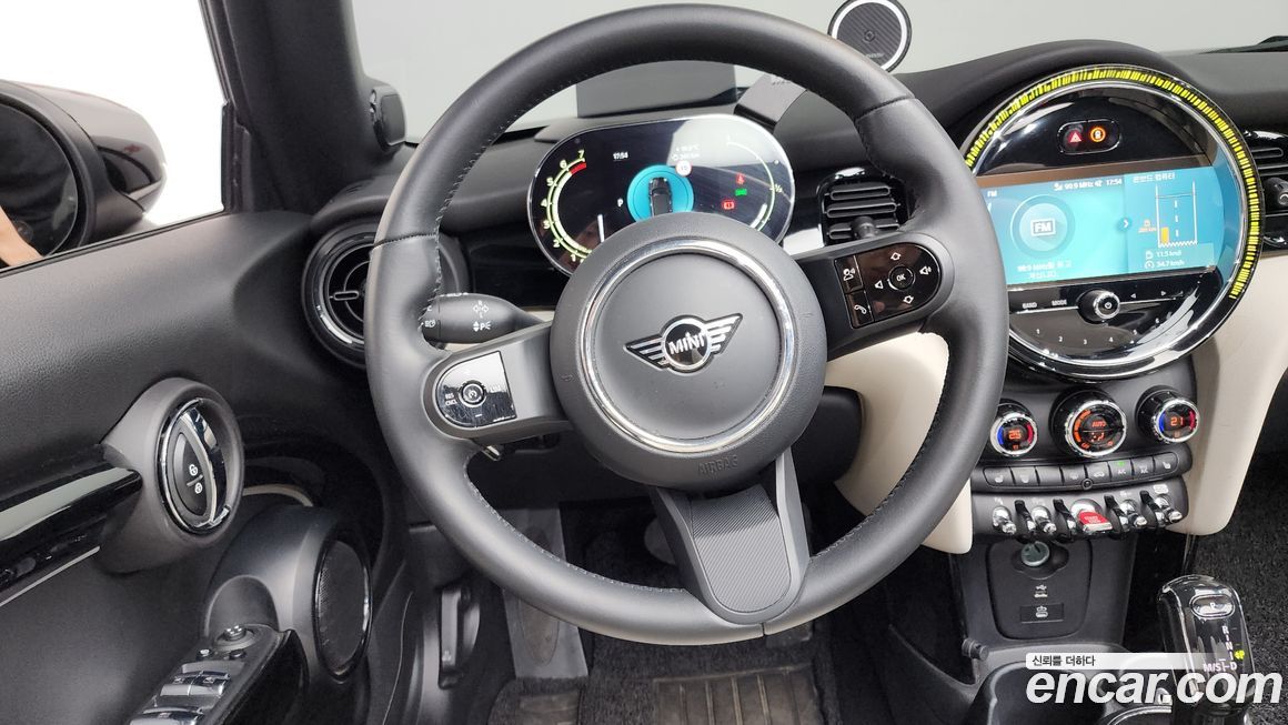 Mini Cooper Convertible 2023