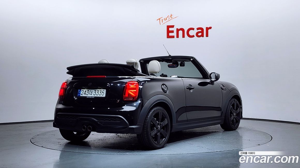 Mini Cooper Convertible 2023