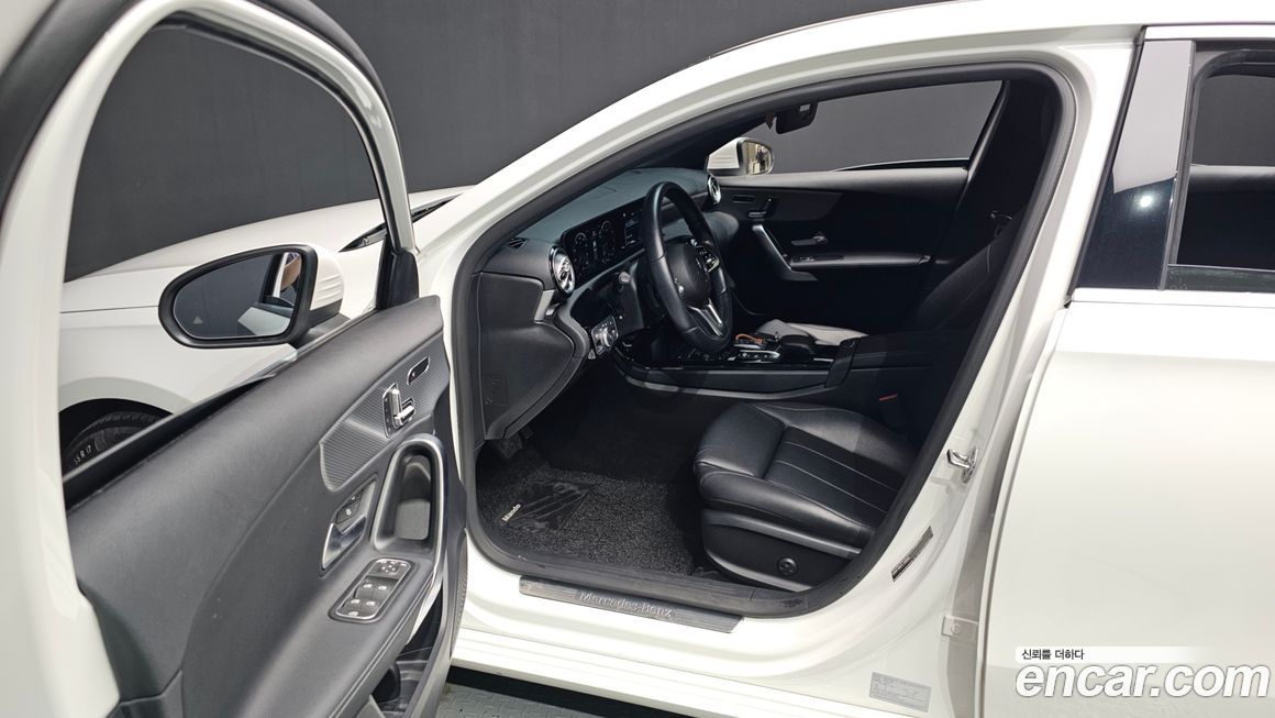 Mercedes-Benz A-Class 2023