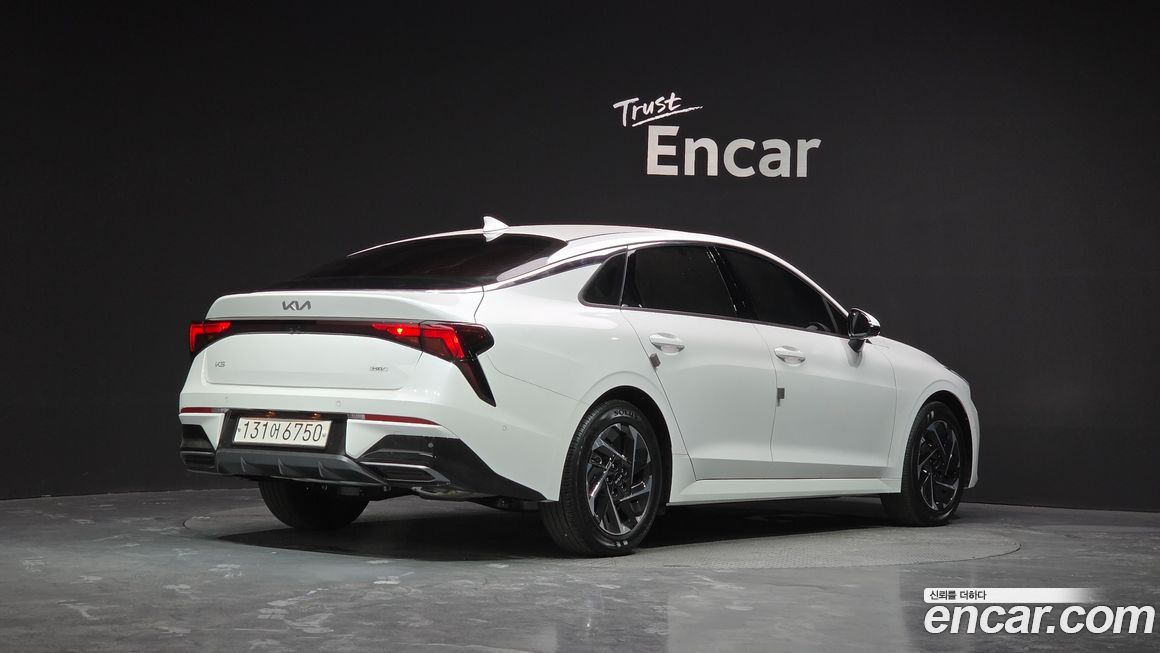 Kia K5 2025