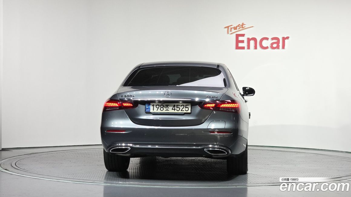 Mercedes-Benz E-Class 2021