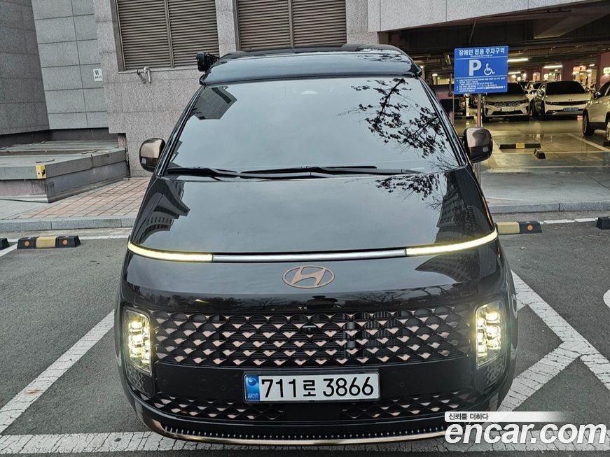 Hyundai Staria 2025