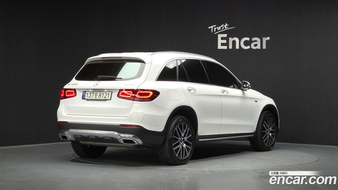 Mercedes-Benz GLC-Class 2021