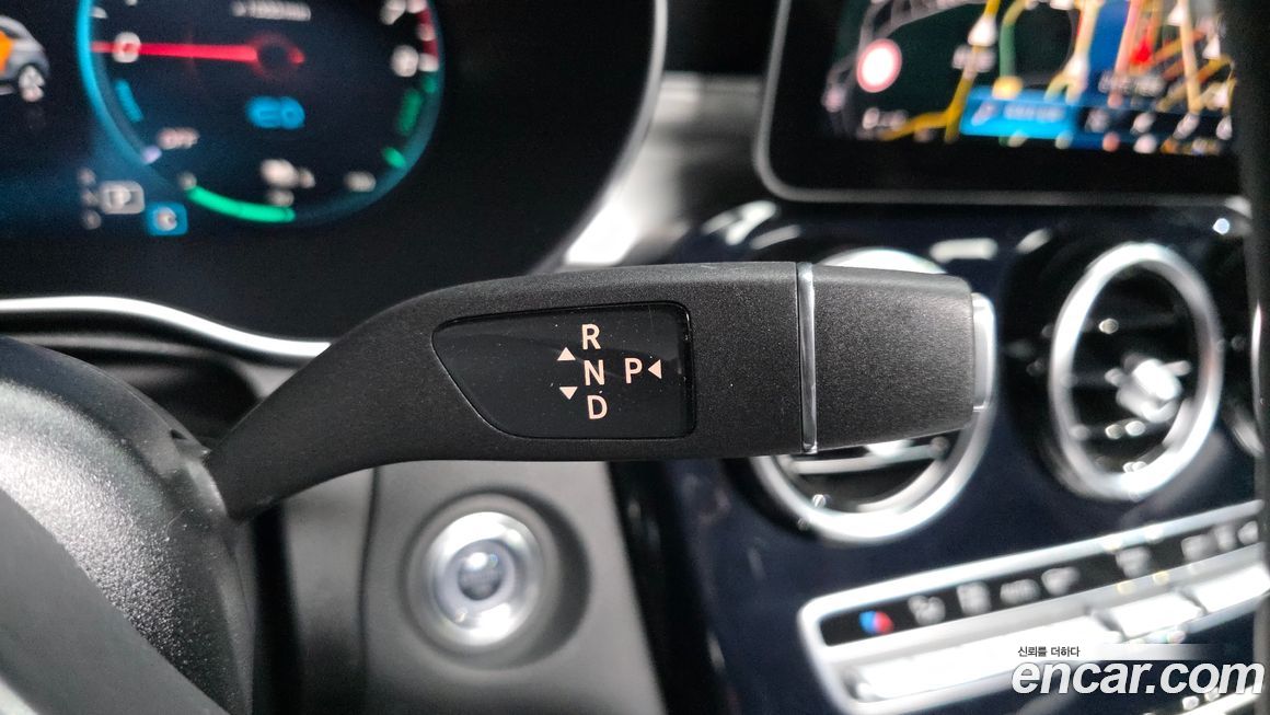 Mercedes-Benz GLC-Class 2021