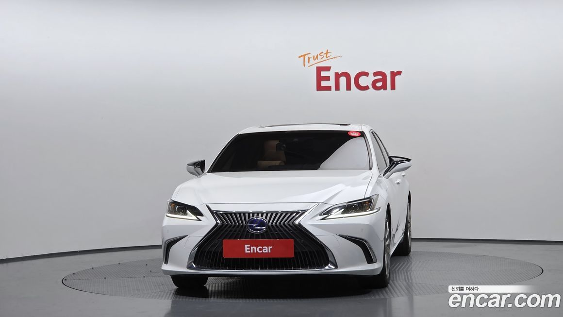 Lexus ES 2019
