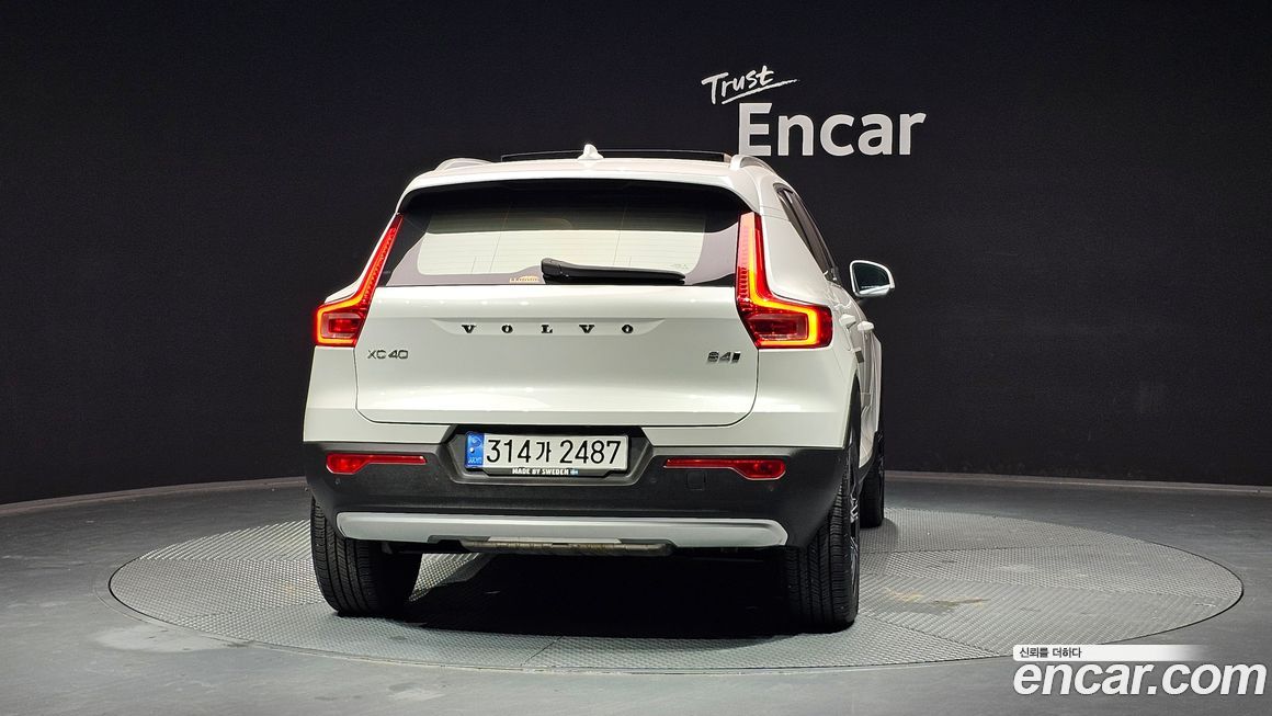 Volvo XC40 2021