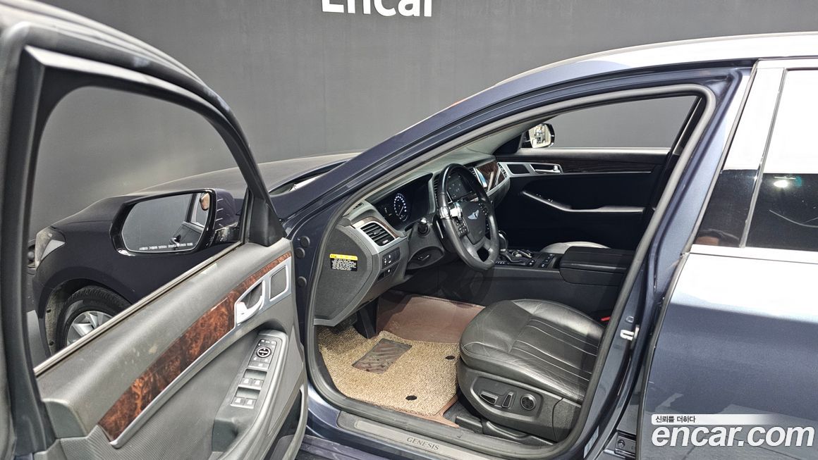 Hyundai Genesis 2016