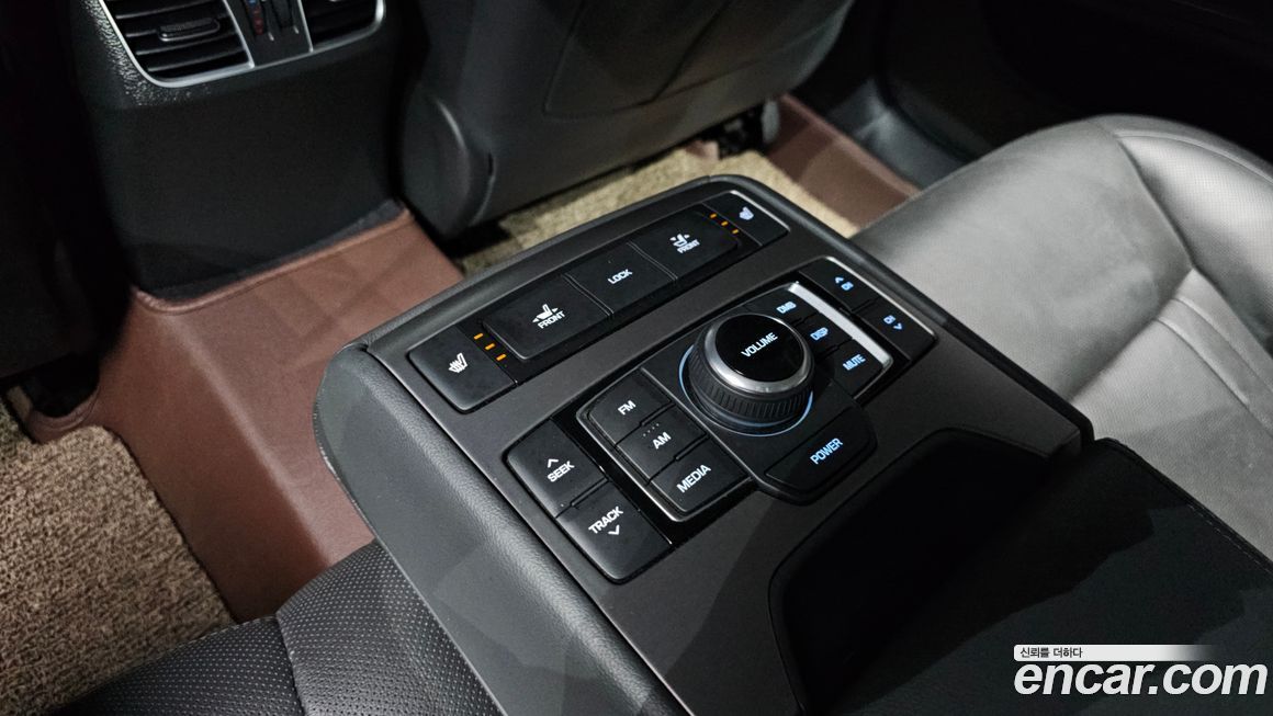 Hyundai Genesis 2016