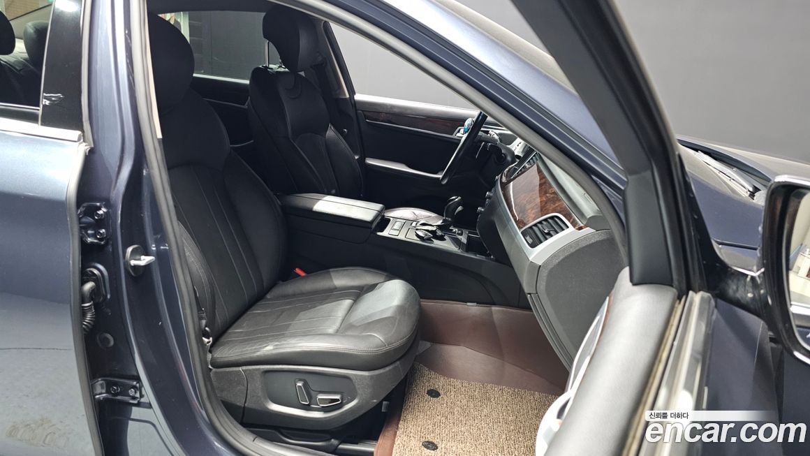 Hyundai Genesis 2016