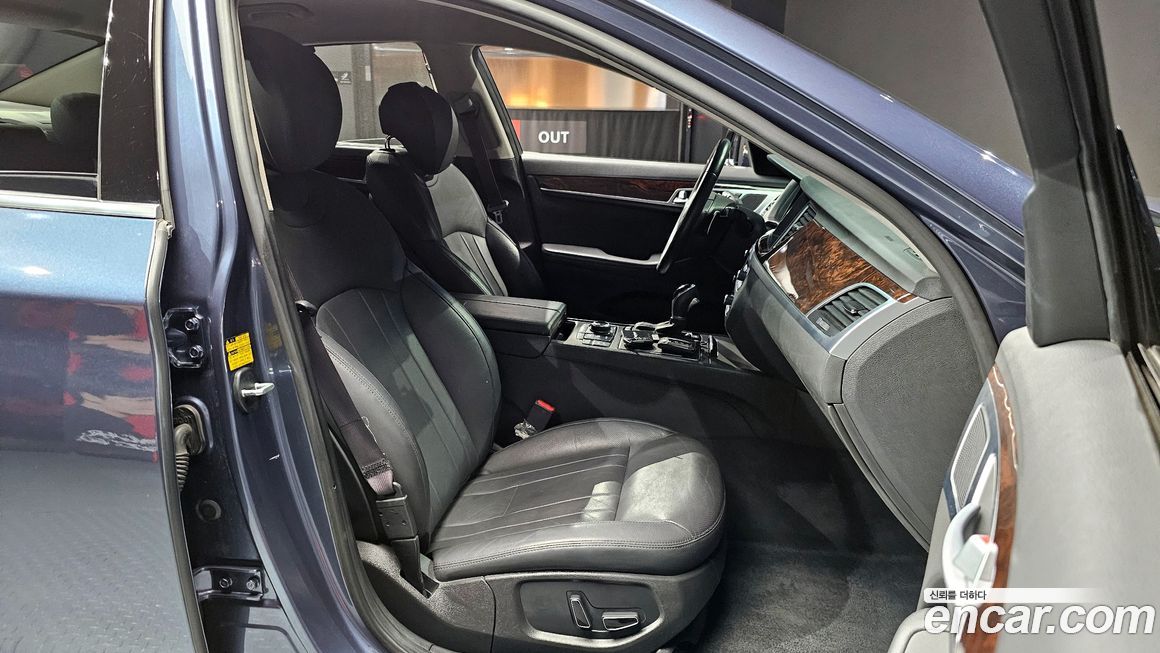 Hyundai Genesis 2016