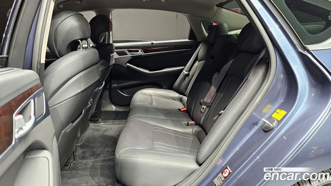 Hyundai Genesis 2016