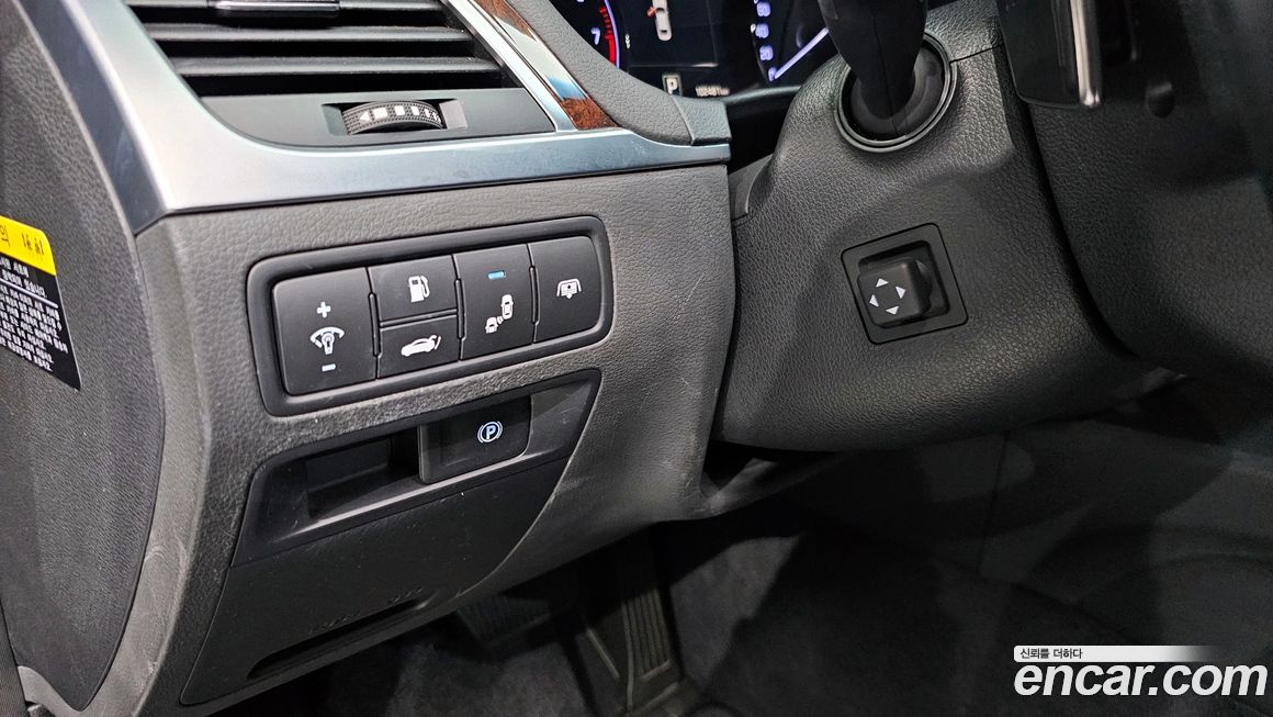 Hyundai Genesis 2016